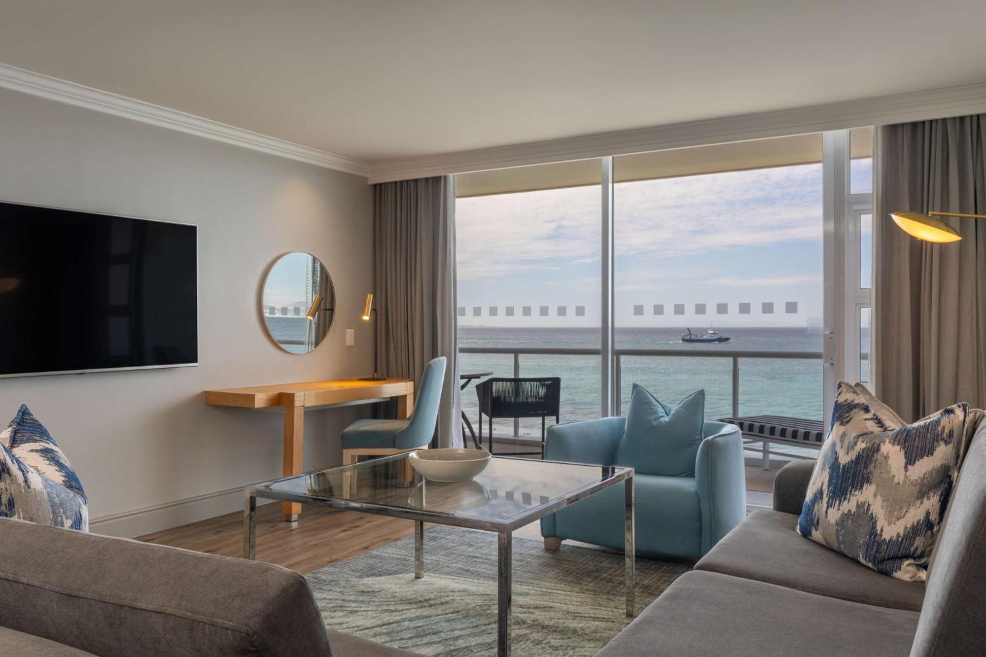 Radisson Collection Hotel, Waterfront Κέιπ Τάουν Εξωτερικό φωτογραφία A suite at the Hilton San Diego Bayfront